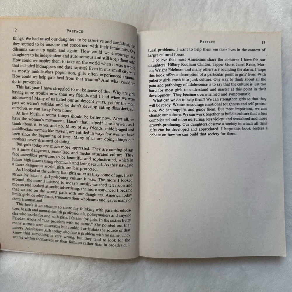 REVIVING OPHELIA Saving The Selves of Adolescent Girls by Mary Pipher Book